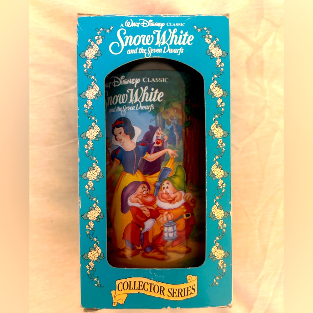 Walt Disney Snow White collector cup. Burger King